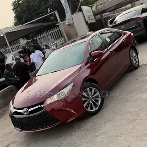 Toyota Camry XLE 4dr Sedan (2.5L 4cyl 6A) 2016 Red
