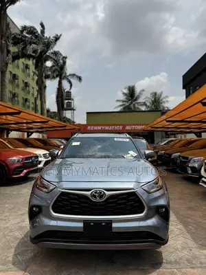 Toyota Highlander Platinum 2025 Gray