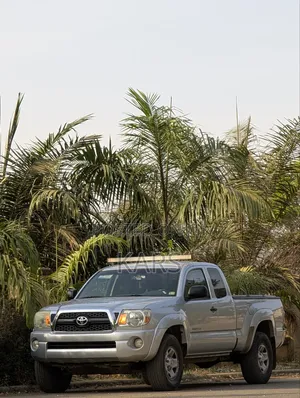 Toyota Tacoma 2011 Silver