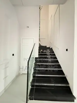 4bdrm Duplex in Ikota for sale