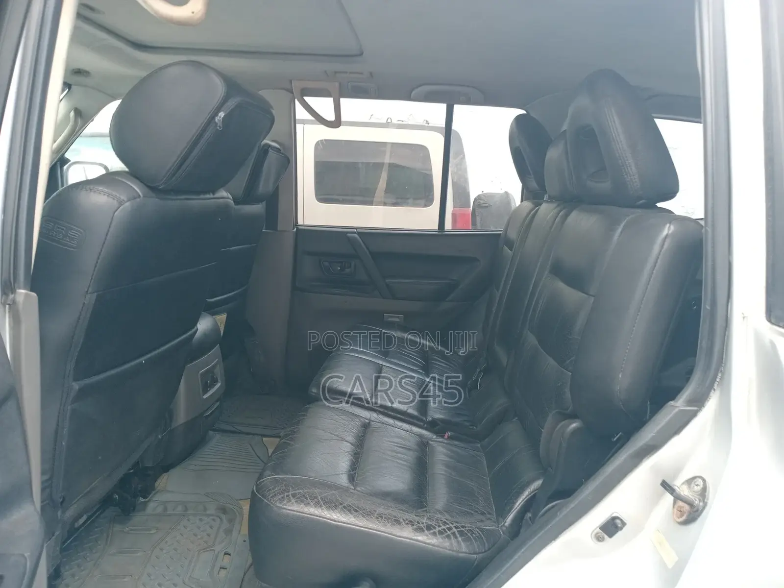 Mitsubishi Montero 2002 Silver