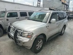 Mitsubishi Montero 2002 Silver