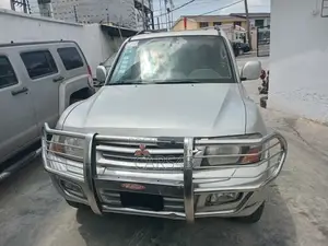 Mitsubishi Montero 2002 Silver
