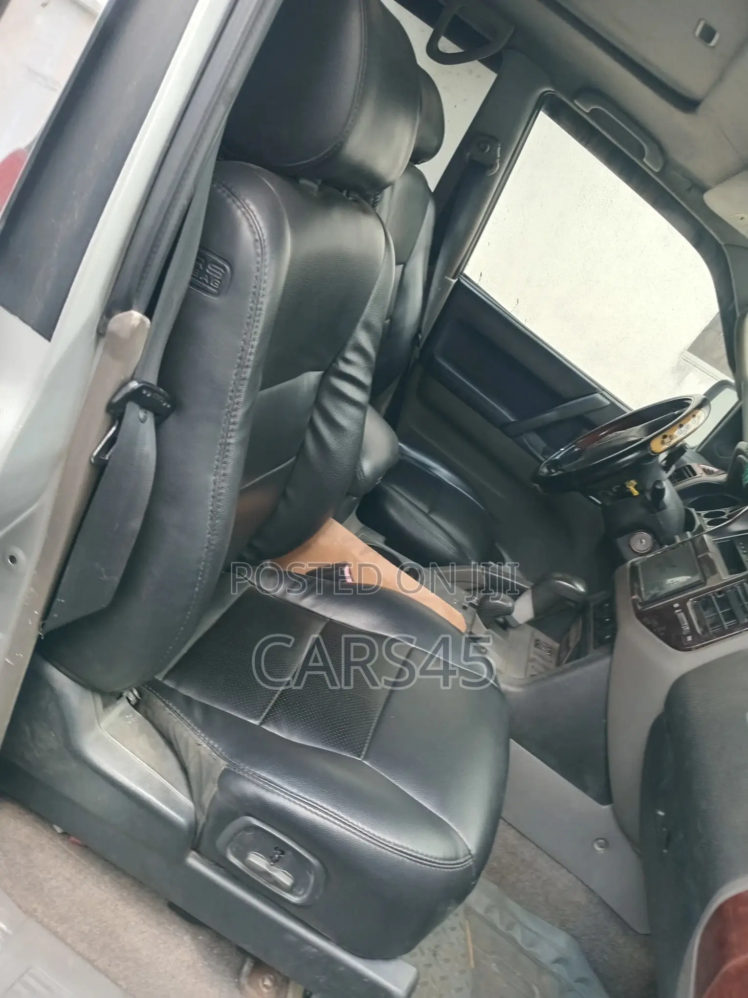 Mitsubishi Montero 2002 Silver