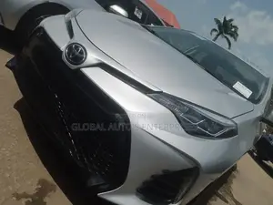 Toyota Corolla LE (1.8L 4cyl 2A) 2018 Silver