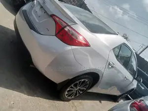 Toyota Corolla LE (1.8L 4cyl 2A) 2018 Silver