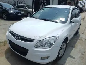 Hyundai Elantra 2012 White