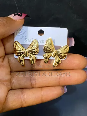 Luxury Earrings, Chains and Bangles at Affordable Prices
