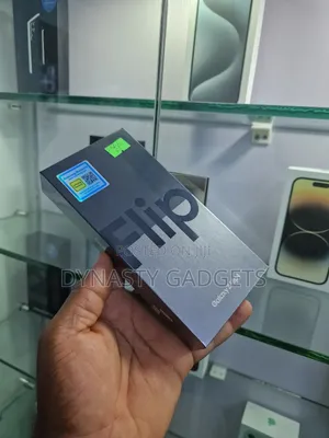 New Samsung Galaxy Z Flip4 256 GB Purple