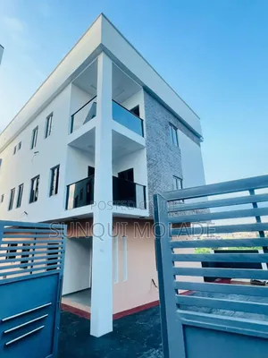 5bdrm Duplex in Magodo Phase 2 for sale