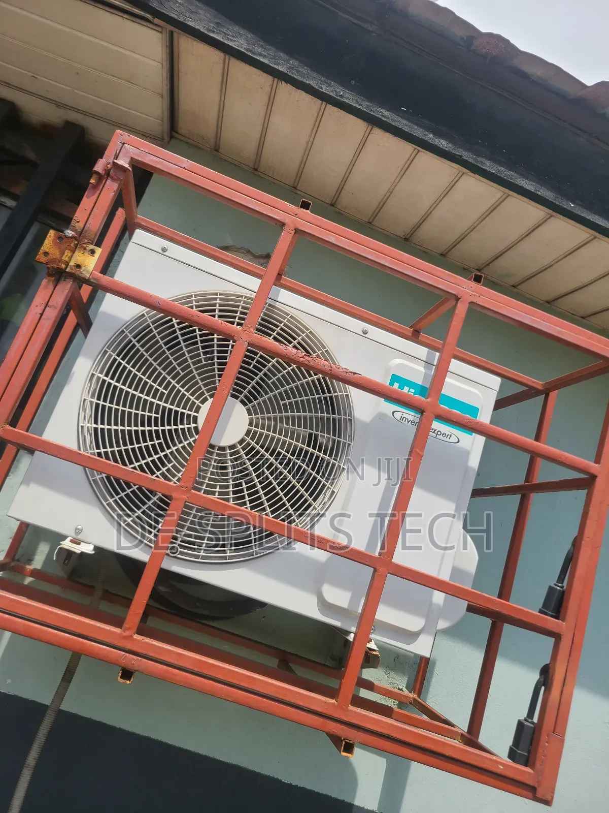 De-Splits Tech Professionally Servicing Hisense Ac