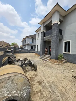 4bdrm Duplex in Gold City Estate, Lugbe District for rent