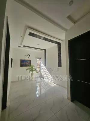 4bdrm Duplex in Òrchid Road Before, Lafiaji for sale