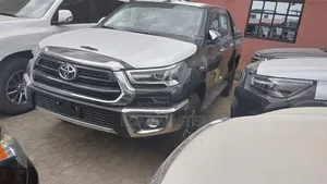 New Toyota Hilux 2025 Matt Black