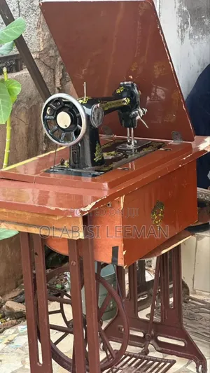 Manual Sewing Machine for Sale Use Like New