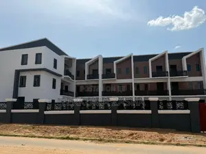 4bdrm Townhouse/Terrace in Guzape for sale