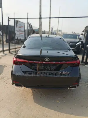 Toyota Avalon XLE 2021 Black