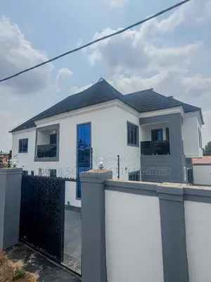 6bdrm Duplex in Felele Straight , for sale
