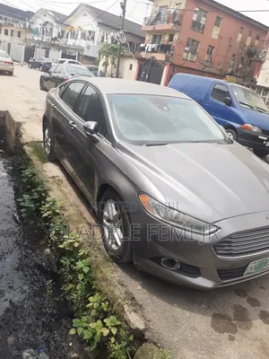 Ford Fusion S 4dr Sedan (2.5L 4cyl 6A) 2014 Gray