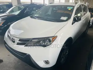Toyota RAV4 LE 4dr SUV (2.5L 4cyl 6A) 2015 White