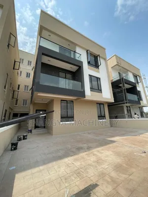 5bdrm Duplex in Osapa london for sale