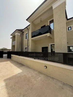 5bdrm Duplex in Gaduwa for sale