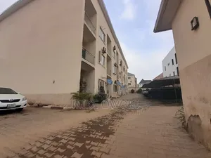 4bdrm Townhouse / Terrace in Katampe for rent