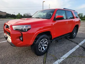 Toyota 4-Runner TRD Off Road 4WD 2024 Red