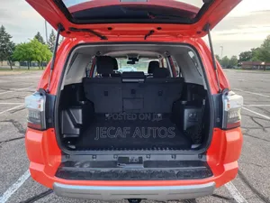 Toyota 4-Runner TRD Off Road 4WD 2024 Red