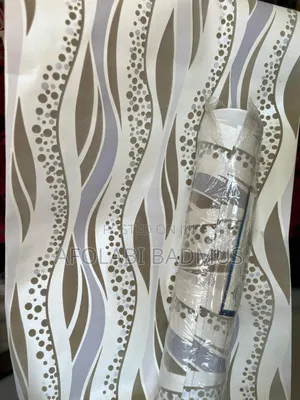 Wallpaper With Beige Touch