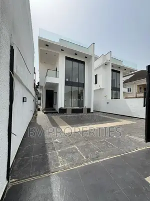 5bdrm Mansion in Ikota for sale