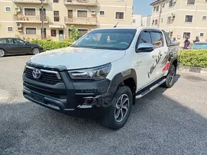 Toyota Hilux 2020 White