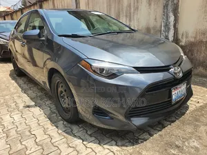 Toyota Corolla LE Eco (1.8L 4cyl 2A) 2018 Gray