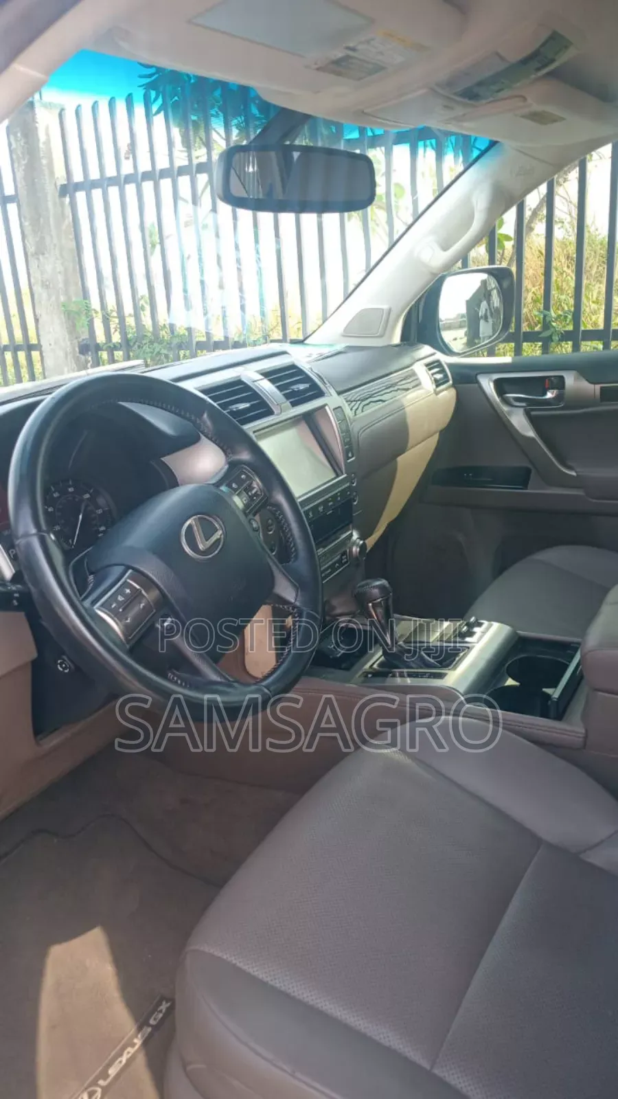 Exclusive Car Rental Service