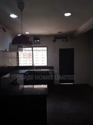 4bdrm Duplex in An Estate In Gra for rent