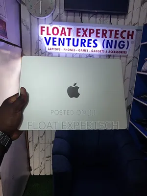 Laptop Apple MacBook Air 2022 M2 8GB Apple M2 SSD 512GB