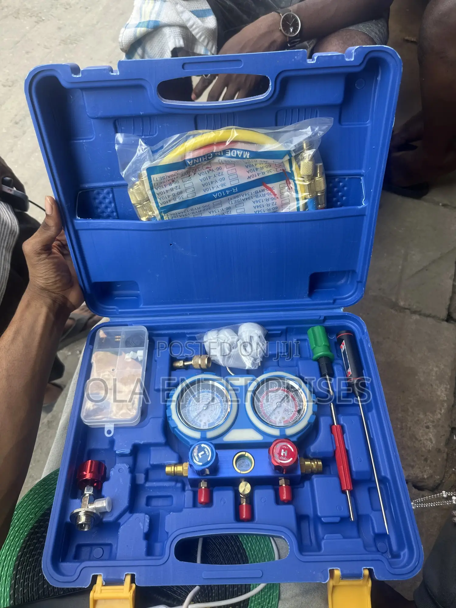 Manifold Gauge