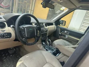 Land Rover Lr4 Base AWD 2013 Beige