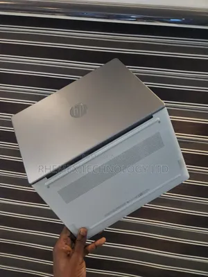 New Laptop HP 240 8GB Intel Core 5 SSD 512GB