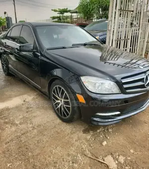Mercedes-Benz C300 Luxury 4Matic Sedan AWD (3.0L 6cyl 7A) 2011 Black
