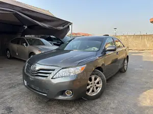 Toyota Camry LE 4dr Sedan (2.5L 4cyl 6AM) 2010 Gray