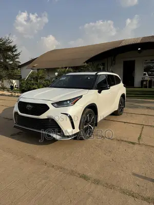 Toyota Highlander XSE 2022 White