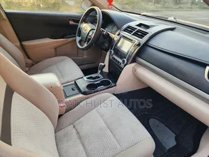 Toyota Camry LE 4dr Sedan (2.5L 4cyl 6A) 2014 Gray