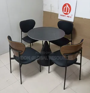 Round Table With Four Seaters Dining Set