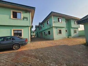 3bdrm Block of Flats in Ekenwan Road Benin for sale
