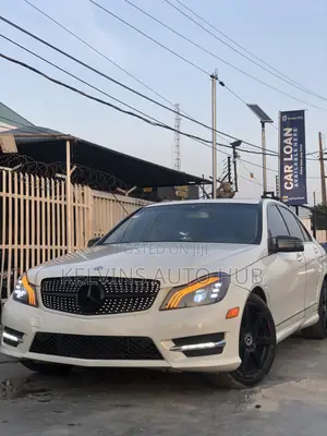 Mercedes-Benz C300 Luxury Sedan AWD (3.0L 6cyl 7A) 2008 White