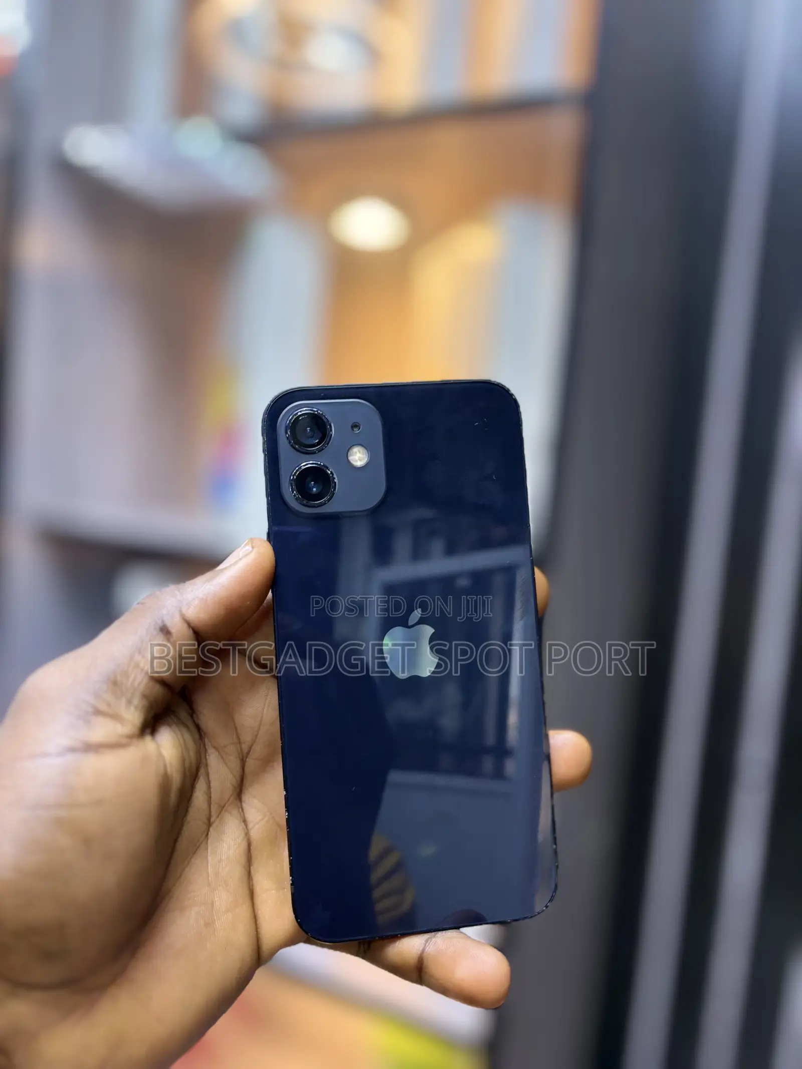 Apple iPhone 12 64 GB