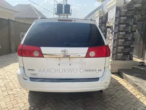 Toyota Sienna 2007 White