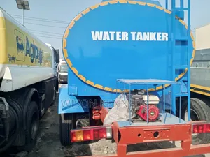 Mercedes Truck=Water Tank