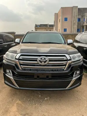 Toyota Land Cruiser 4.5 V8 GXR 2018 Black